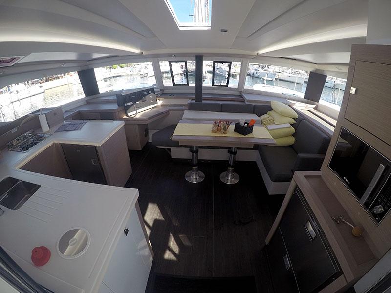 Book yachts online - catamaran - Fountaine Pajot Astréa 42 - Imagine - rent