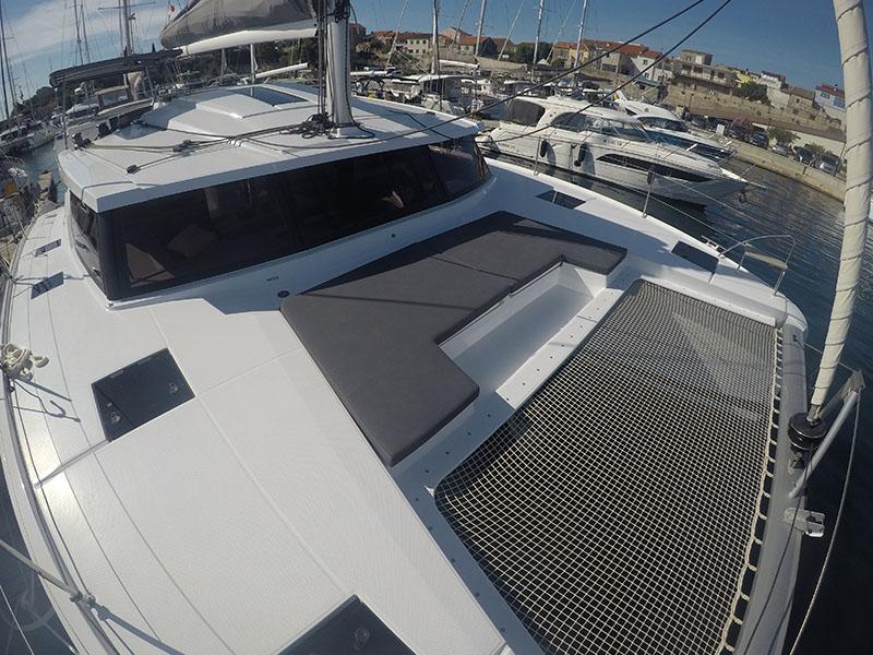 Book yachts online - catamaran - Fountaine Pajot Astréa 42 - Imagine - rent