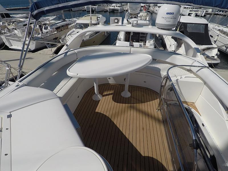 Book yachts online - motorboat - Fairline Phantom 50 - Luna IV - rent