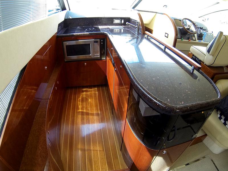 Book yachts online - motorboat - Fairline Phantom 50 - Luna IV - rent