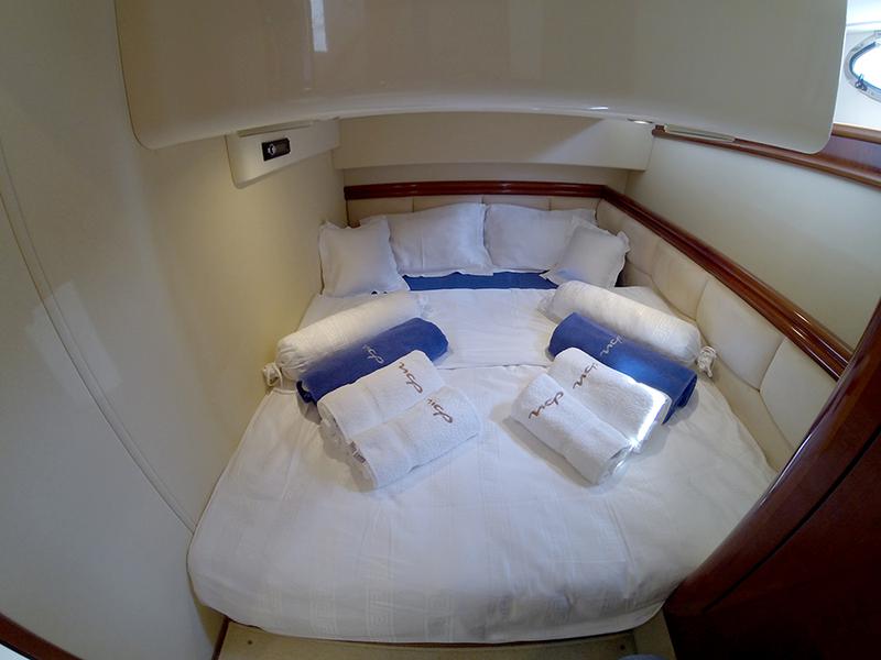 Book yachts online - motorboat - Fairline Phantom 50 - Luna IV - rent