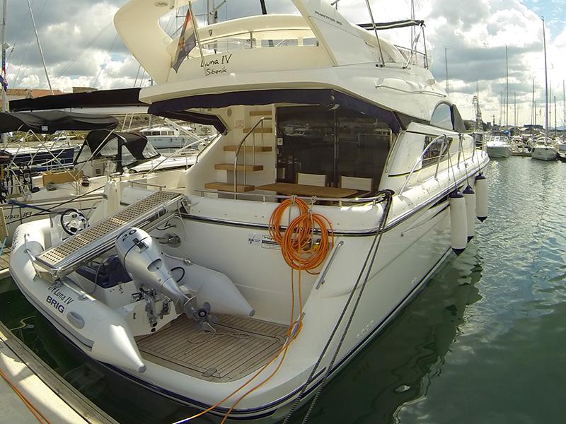 Book yachts online - motorboat - Fairline Phantom 50 - Luna IV - rent