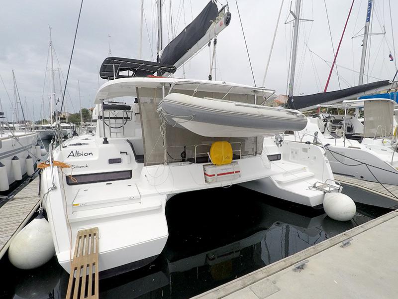Book yachts online - catamaran - Lagoon 42 - Albion - rent