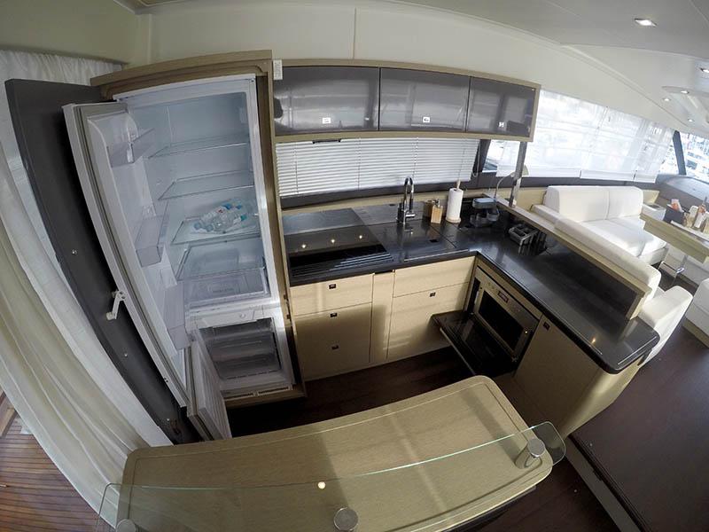 Book yachts online - motorboat - Prestige 620 S - JANA - rent