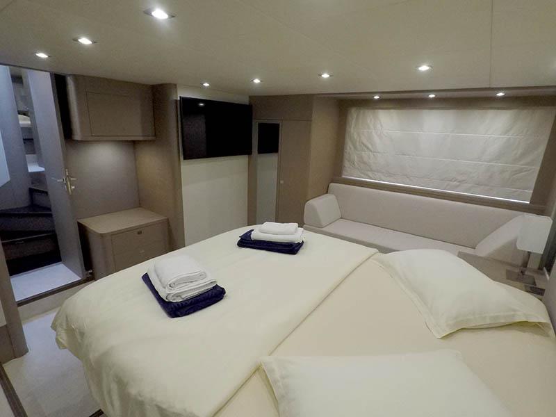 Book yachts online - motorboat - Prestige 620 S - JANA - rent