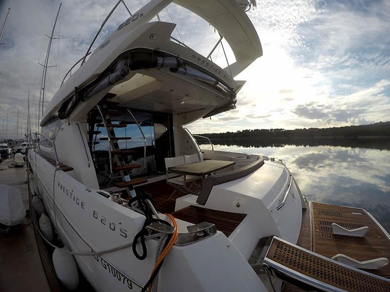 Book yachts online - motorboat - Prestige 620 S - JANA - rent
