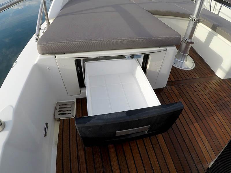 Book yachts online - motorboat - Prestige 620 S - JANA - rent