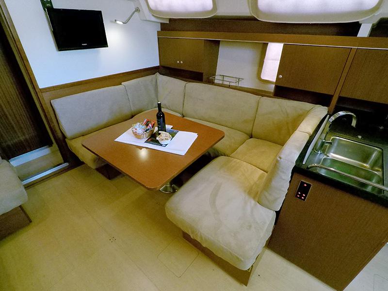 Book yachts online - sailboat - Hanse 445 - Maja III - rent