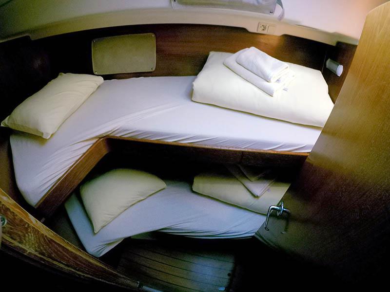 Book yachts online - sailboat - Oceanis Clipper 411 - Artemis - rent