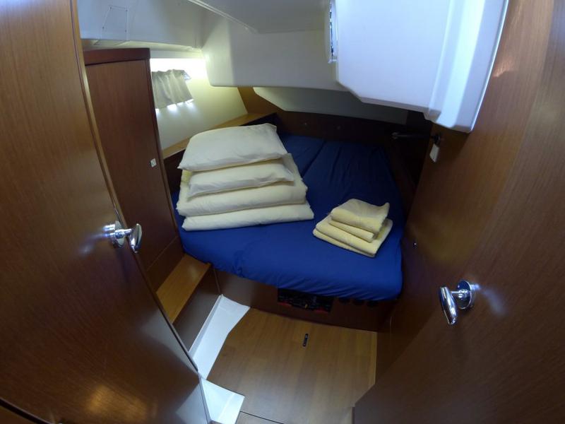Book yachts online - sailboat - Oceanis 45 - Neška II  - rent