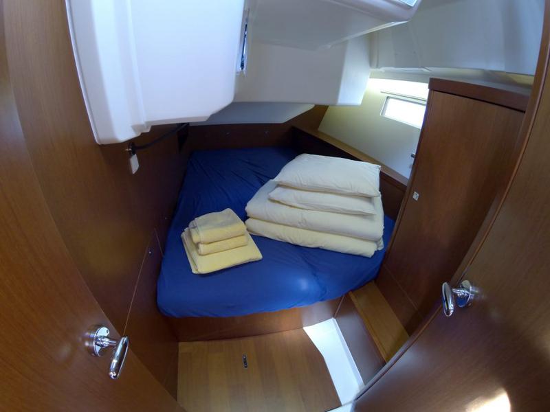 Book yachts online - sailboat - Oceanis 45 - Neška II  - rent