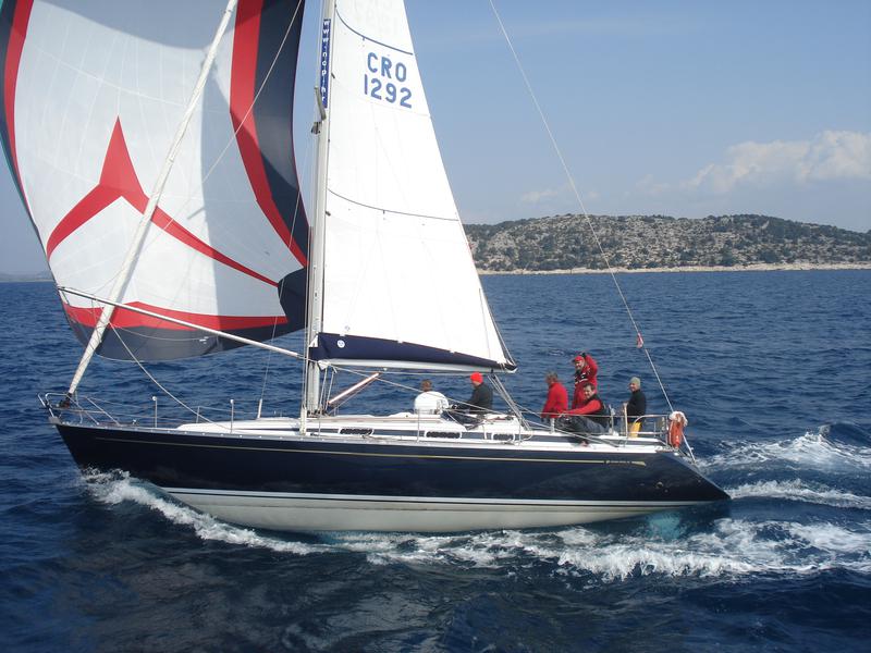 Book yachts online - sailboat - Grand Soleil 43 - Skalice - rent