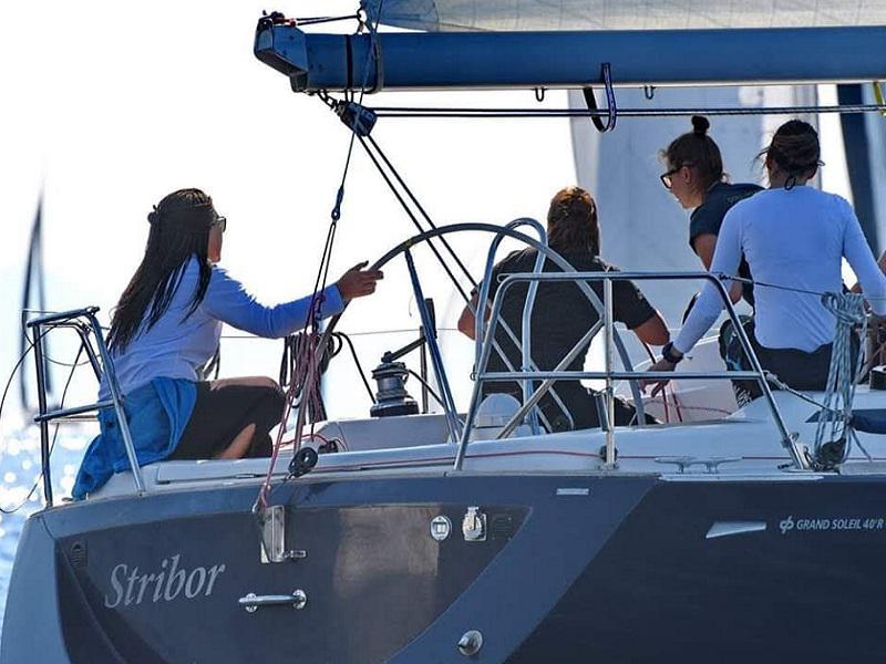 Book yachts online - sailboat - Grand Soleil 40 R - Stribor - rent