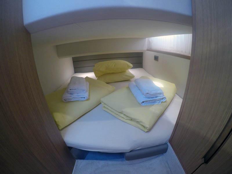 Book yachts online - motorboat - Galeon 430 Skydeck - Il Sogno III - rent