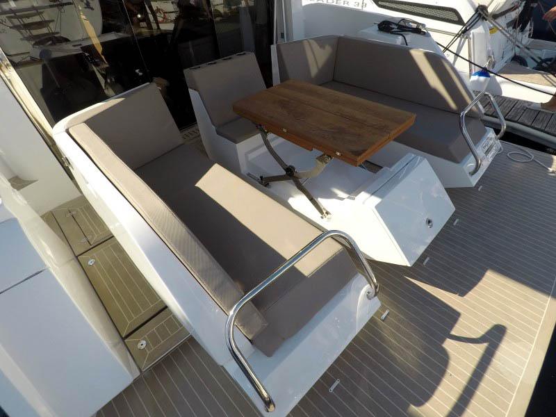 Book yachts online - motorboat - Galeon 430 Skydeck - Il Sogno III - rent