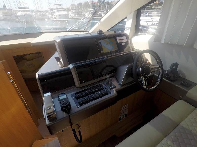 Book yachts online - motorboat - Galeon 430 Skydeck - Il Sogno III - rent