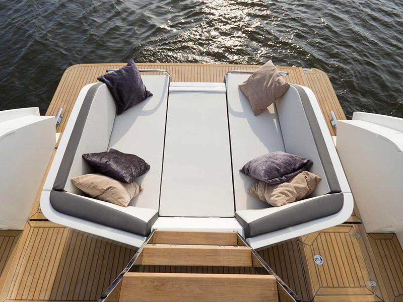 Book yachts online - motorboat - Galeon 430 Skydeck - Il Sogno III - rent