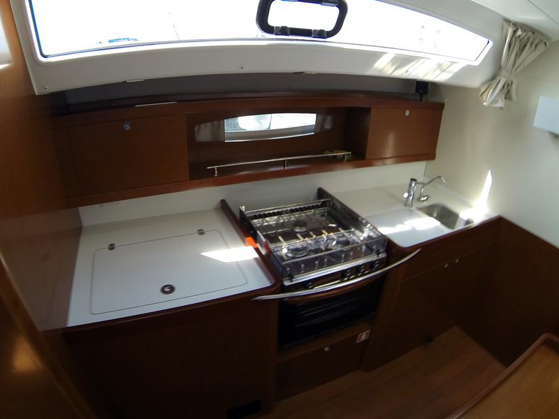 Book yachts online - sailboat - Oceanis 50 - Pika II - rent