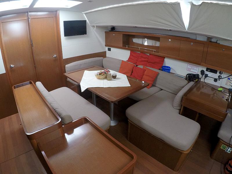 Book yachts online - sailboat - Oceanis 50 - Pika II - rent