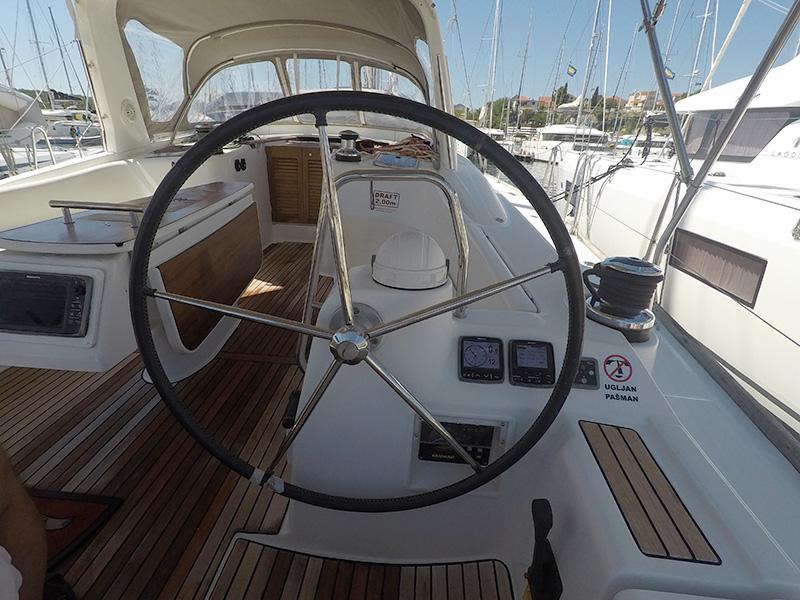 Book yachts online - sailboat - Oceanis 50 - Pika II - rent