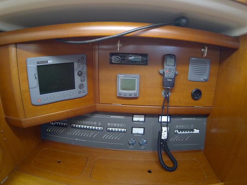 Book yachts online - sailboat - Grand Soleil 45 - Pingala - rent