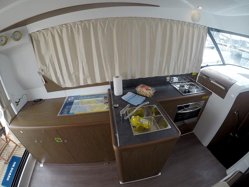 Book yachts online - motorboat - Beneteau Antares 36 - Sveti Nikola - rent