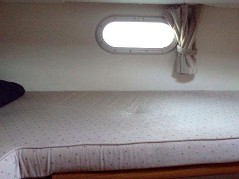 Book yachts online - sailboat - Sun Odyssey 42.2 - Frixos - rent