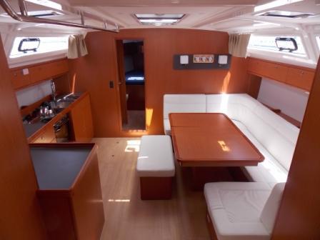 Book yachts online - sailboat - Bavaria Cruiser 46 - LINA - rent
