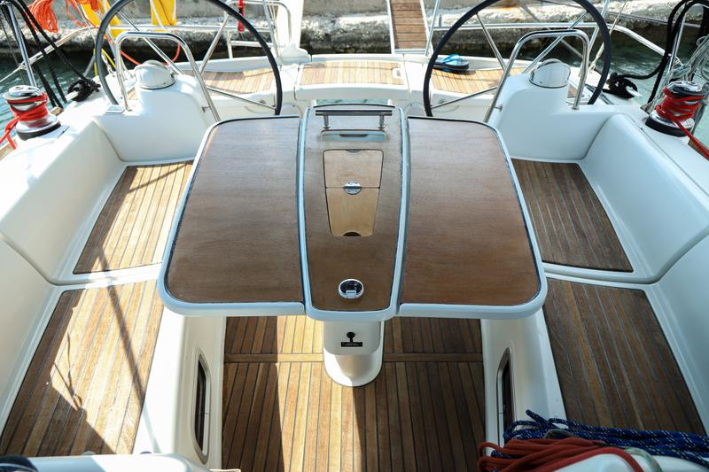Book yachts online - sailboat - Oceanis 43 - MOJITO - rent