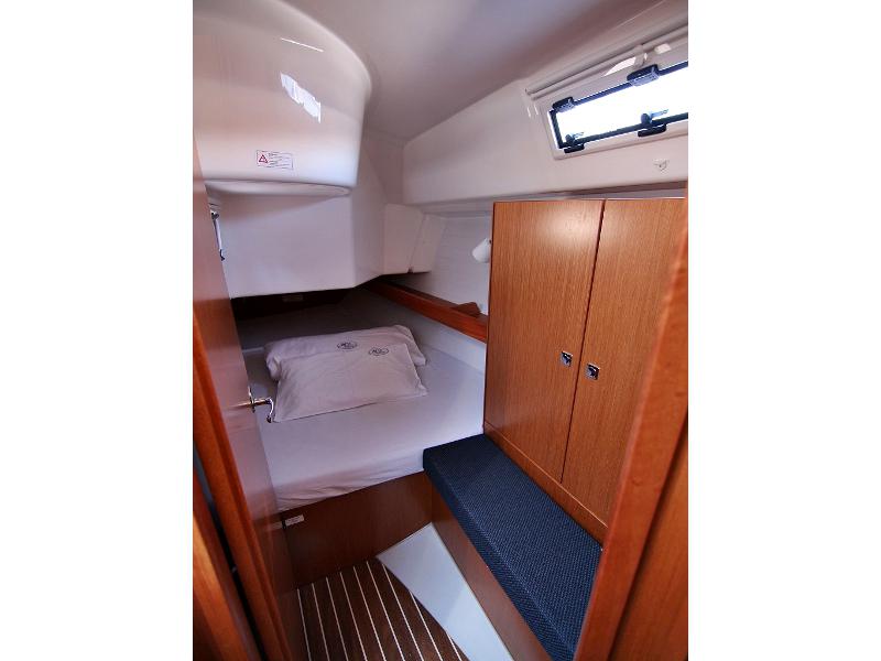 Book yachts online - sailboat - BAVARIA C 34 - BELLA - rent
