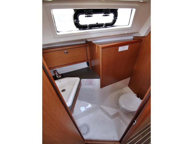 Book yachts online - sailboat - BAVARIA C 34 - BELLA - rent