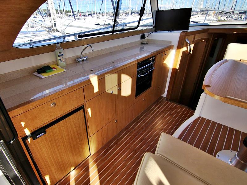 Book yachts online - motorboat - ADRIANA 36 BT (16) - MIRTA - rent