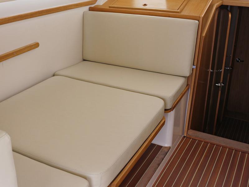 Book yachts online - motorboat - ADRIA 1002V BT (14) - JEDVA - rent