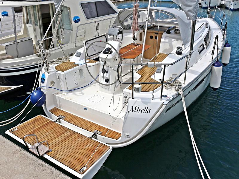 Book yachts online - sailboat - BAVARIA C 33 - MIRELLA - rent