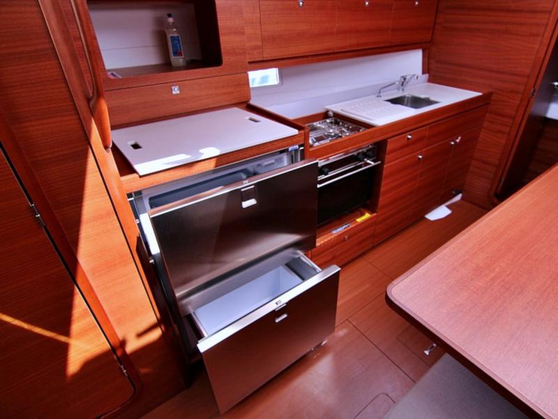 Book yachts online - sailboat - DUFOUR 382 BT - THELMA - rent