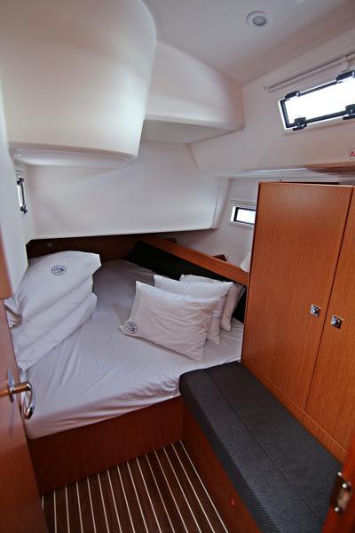 Book yachts online - sailboat - BAVARIA C 41 BT - REBECCA - rent