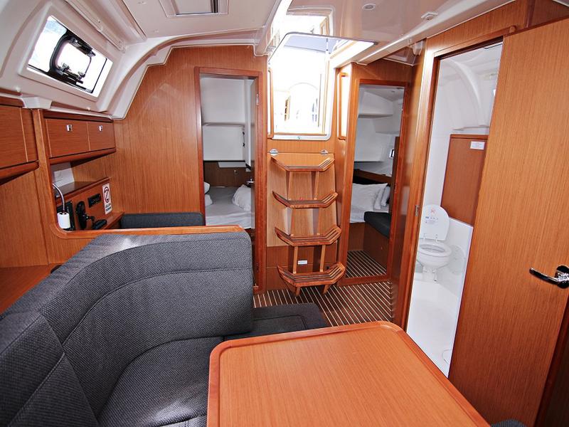 Book yachts online - sailboat - BAVARIA C 41 BT - REBECCA - rent