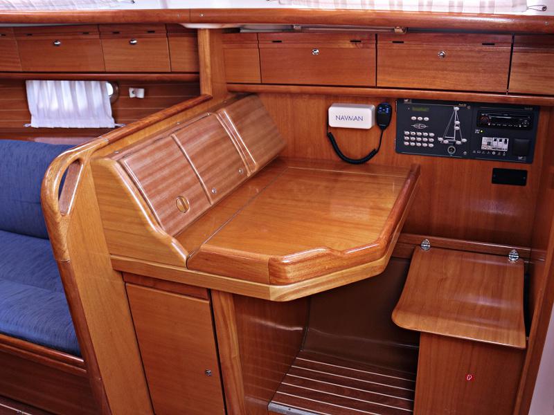 Book yachts online - sailboat - BAVARIA 33 C - NADA - rent