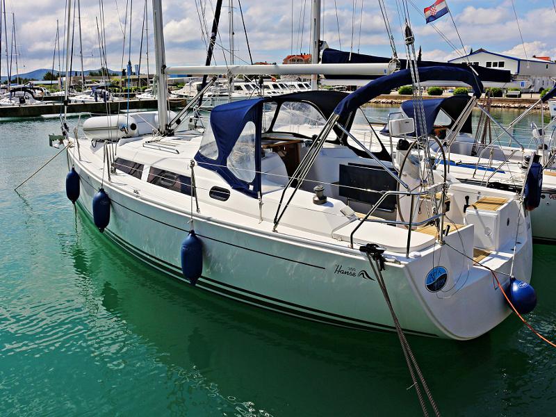 Book yachts online - sailboat - HANSE 350 - IVANA - rent