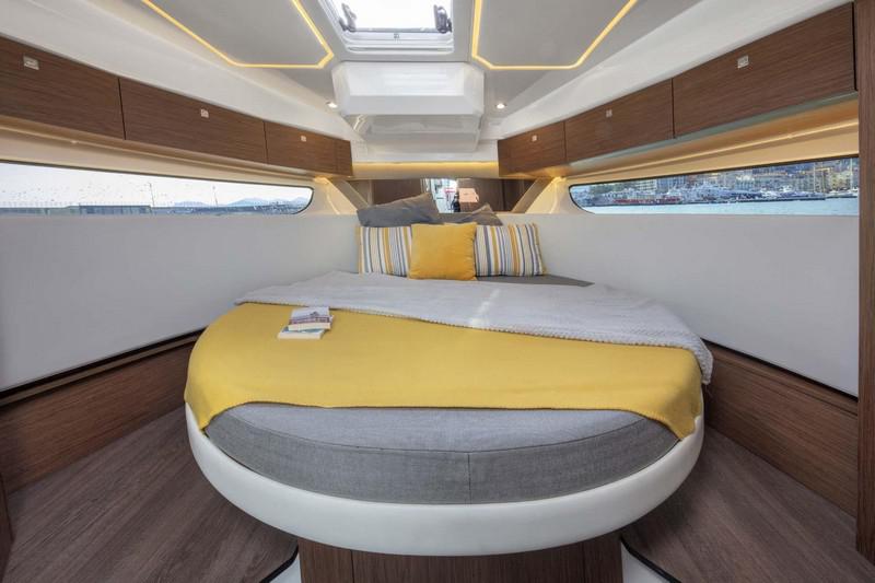 Book yachts online - motorboat - Jeanneau Merry Fisher 1095 - ŽANA - rent