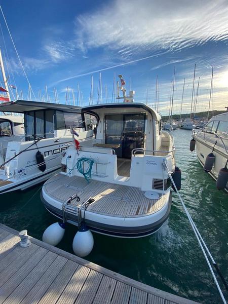 Book yachts online - motorboat - Nimbus 365 Coupé - FOURLUX - rent