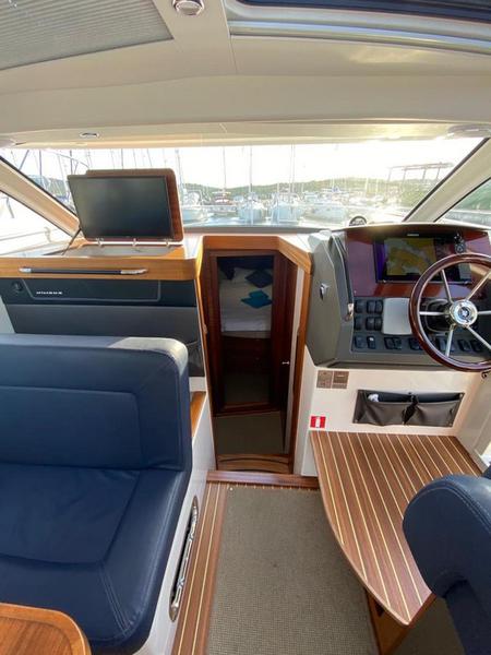 Book yachts online - motorboat - Nimbus 365 Coupé - FOURLUX - rent