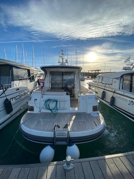 Book yachts online - motorboat - Nimbus 365 Coupé - FOURLUX - rent