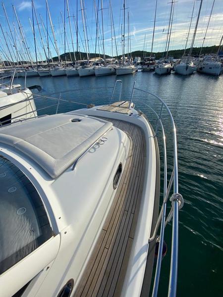 Book yachts online - motorboat - Nimbus 365 Coupé - FOURLUX - rent