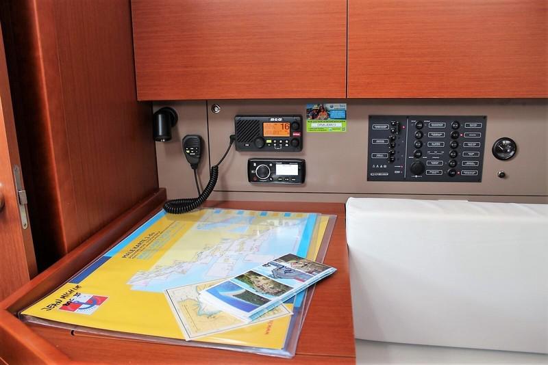 Book yachts online - sailboat - Beneteau Oceanis 35 - JEAN MICHEL - rent