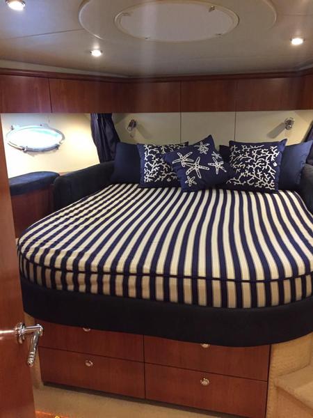 Book yachts online - motorboat - Predator 60 - MAGIC SUN S60 Sunseeker - rent