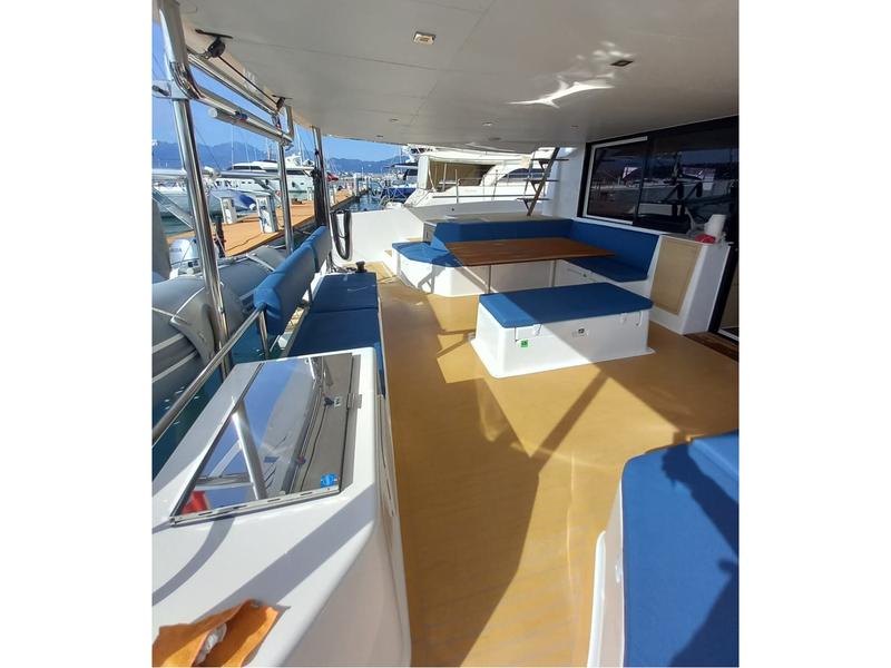 Book yachts online - catamaran - Dufour Catamaran 48 - Niña - rent