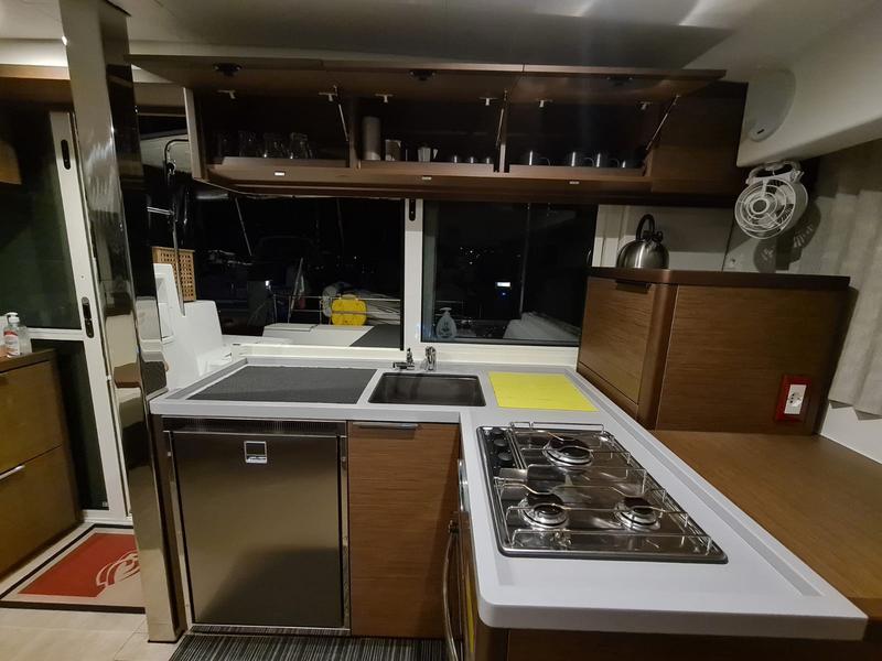 Book yachts online - catamaran - Lagoon 40 - White - rent