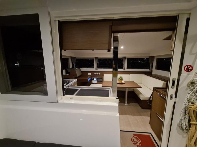 Book yachts online - catamaran - Lagoon 40 - White - rent