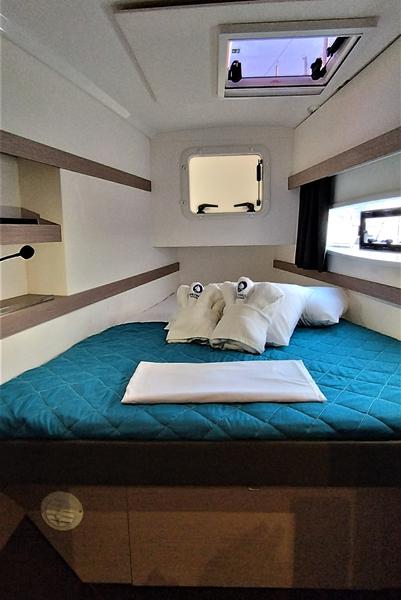 Book yachts online - catamaran - Isla 40 - Joy - rent